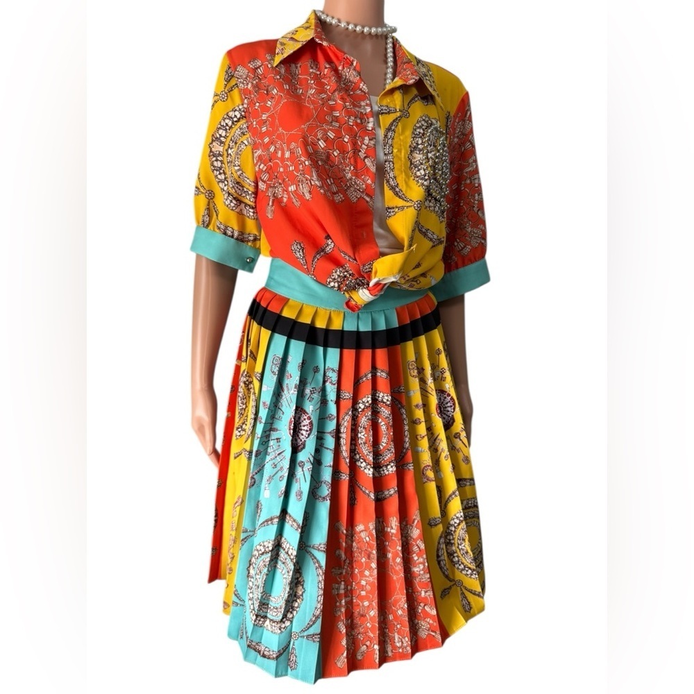 Lorensa Mixed Pleaded Panel Midi Skirt Set - Picture 7 of 12